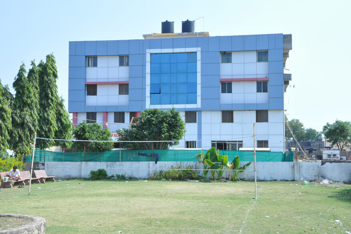 https://cache.careers360.mobi/media/colleges/social-media/media-gallery/12711/2018/12/14/Campus View of Dr BR Ambedkar College of Nursing, Gandhinagar_Campus View.jpg